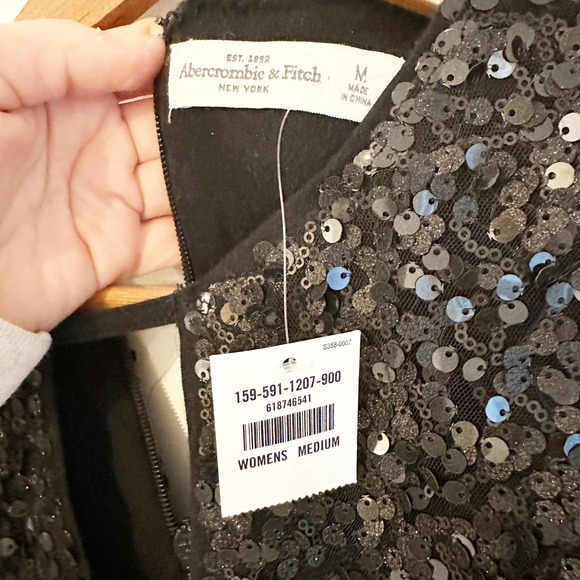 Abercrombie & Fitch Keyhole 3/4 Sleeve Sequin Mini Dress Black Size Medium - Picture 3 of 9